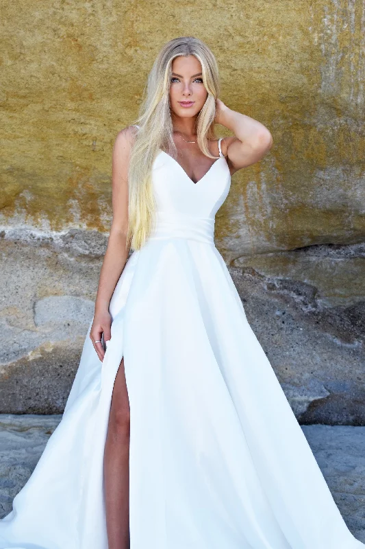 Santa Maria Gown Smocked unclassified dresses