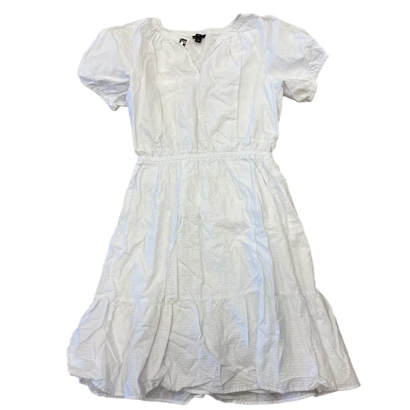 Dress Casual Short By Ann Taylor In White, Size: 10petite Lace Mini Skirt